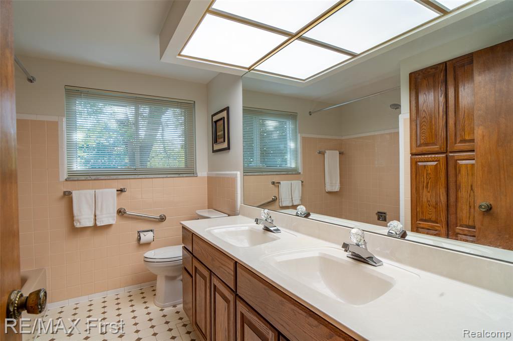 54815 FRANKLIN Drive, Shelby Twp, MI 48316 — Photo 38