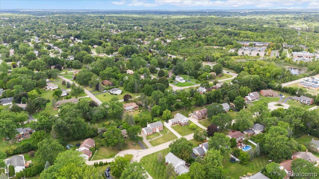 5710 Hobnail Circle, West Bloomfield, MI — Photo 56