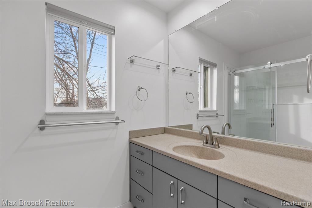602 E LINCOLN Street, Birmingham, MI 48009 — Photo 12