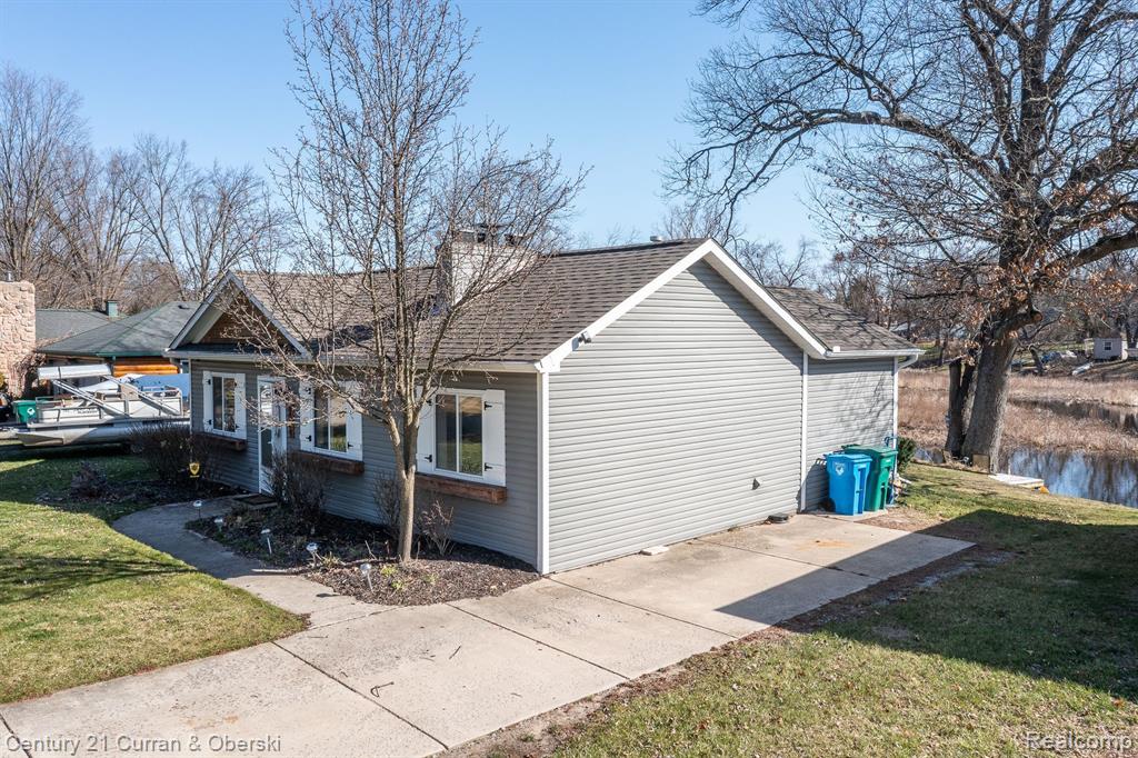 6084 BROCKWAY Street, Commerce Twp, MI 48382 — Photo 3