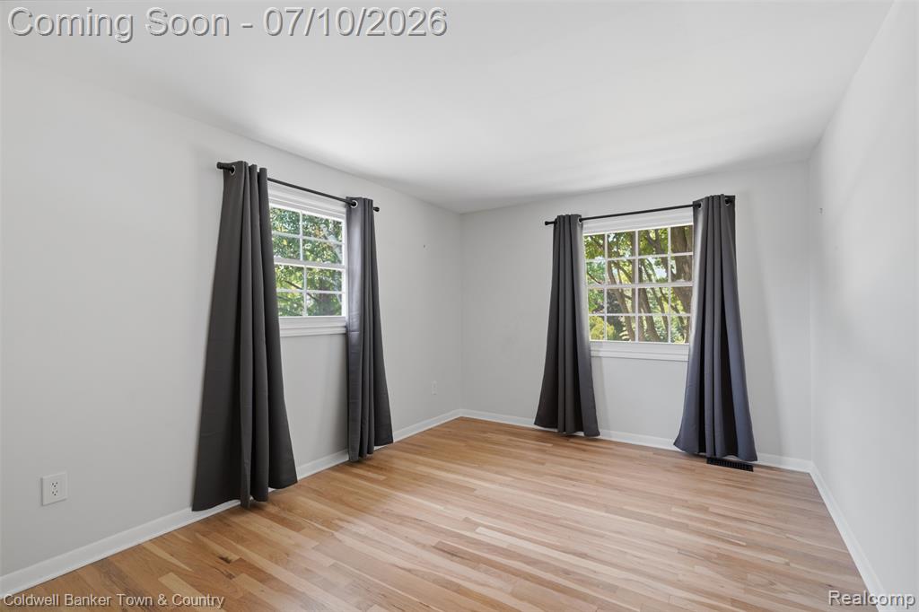 4301 Macqueen Drive, West Bloomfield, MI 48323 — Photo 33
