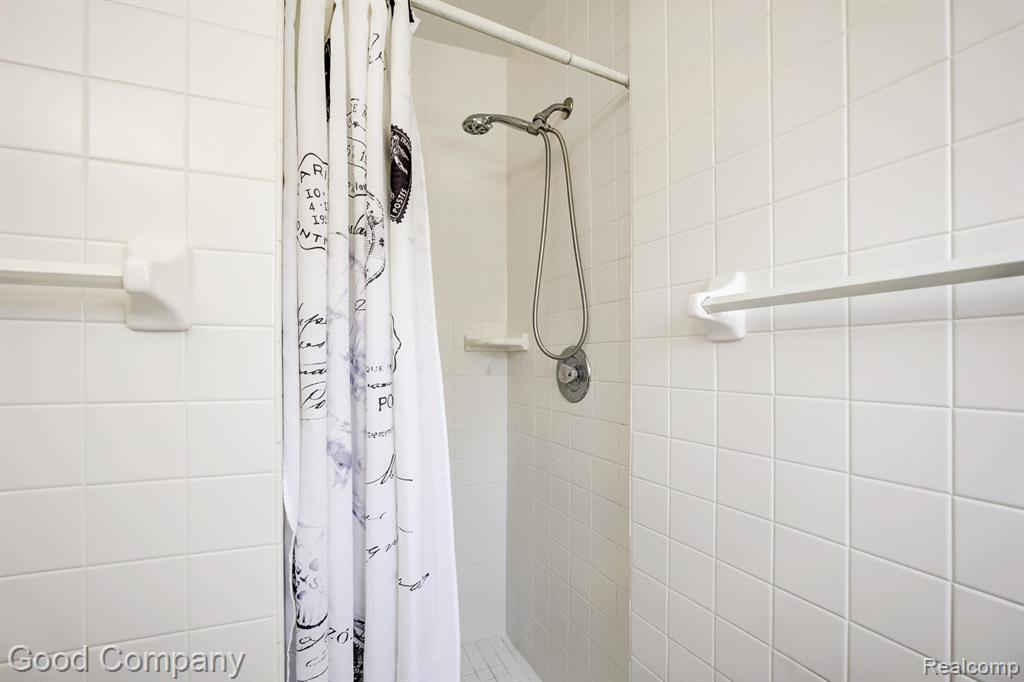 6327 Snow Apple Drive, Clarkston, MI — Photo 24