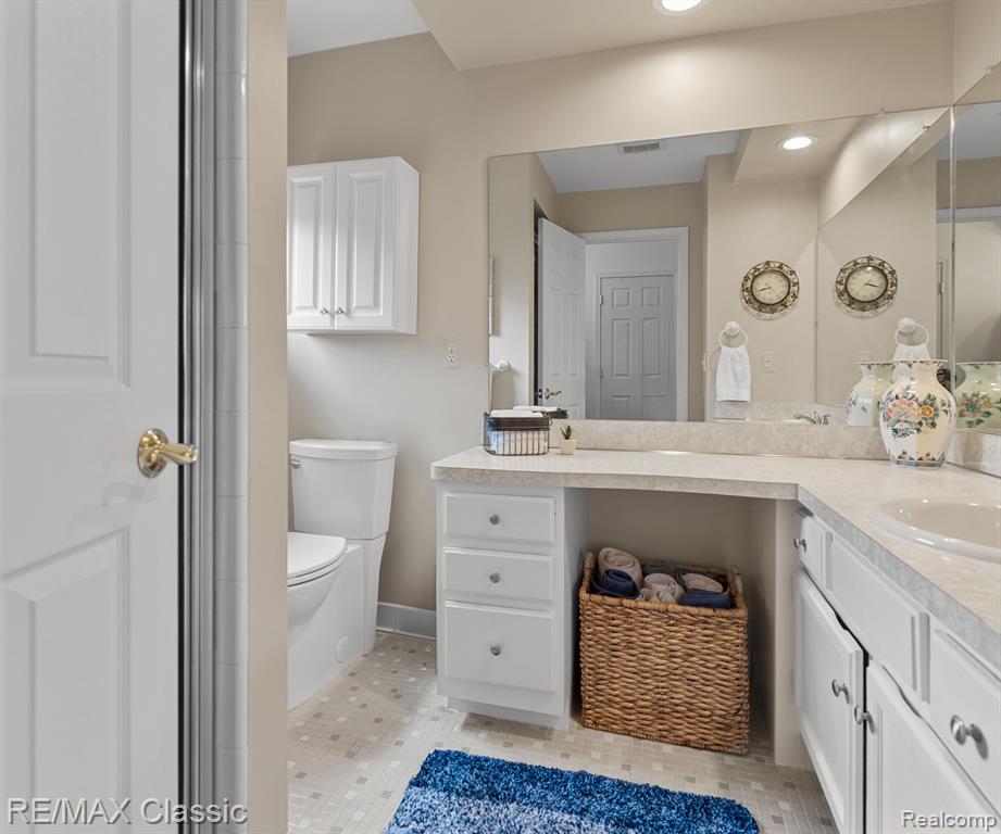 45597 HOLMES Drive, Canton, MI 48187 — Photo 51