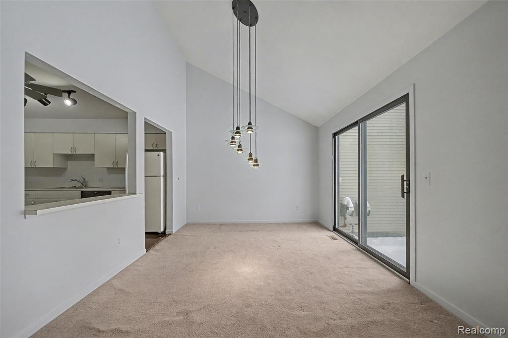 705 Preston Court, Rochester Hills, MI 48307 — Photo 10