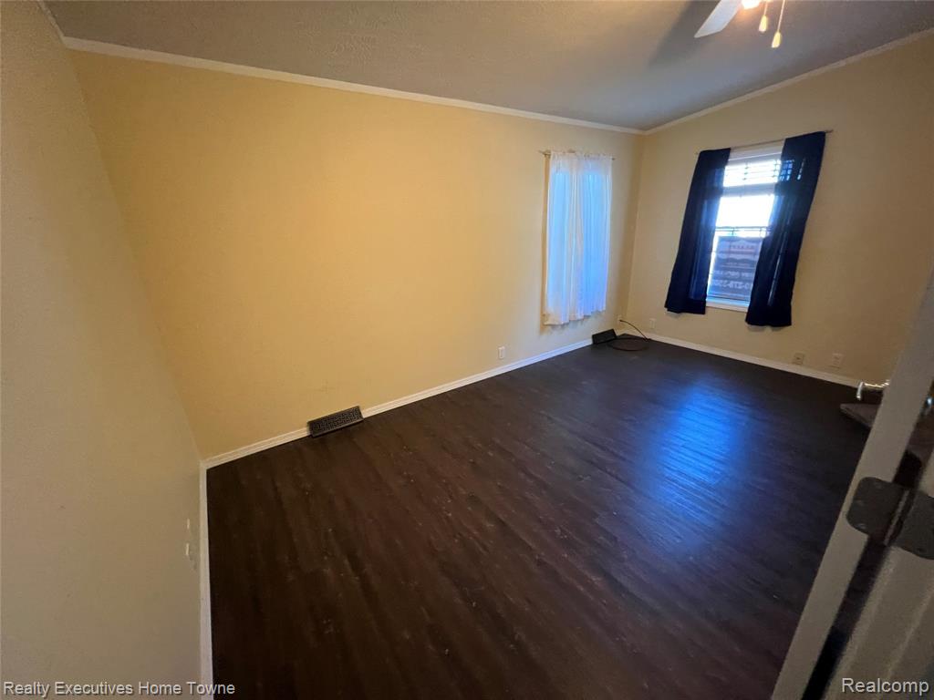 124 Hidden, Fort Gratiot, MI 48059 — Photo 11