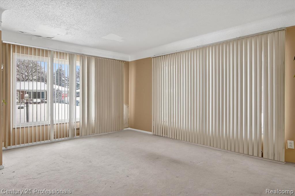 16786 Sprenger Avenue, Eastpointe, MI, 48021