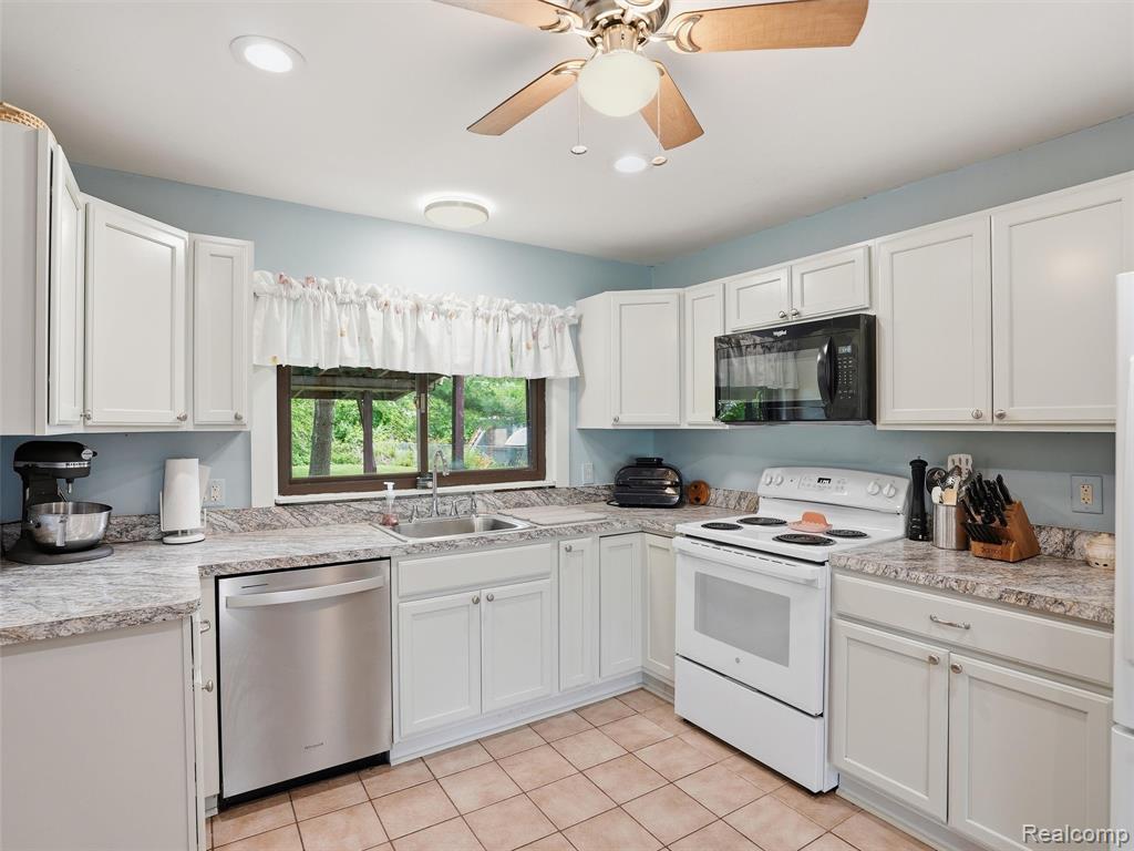 37843 Emery Street, Clinton Twp, MI 48036 — Photo 14