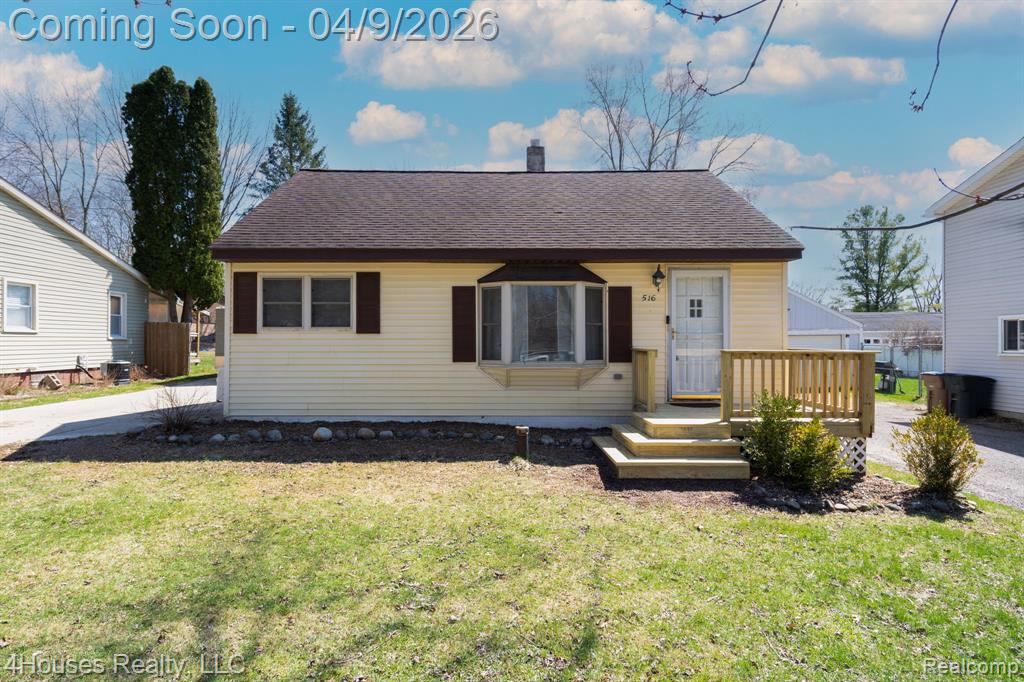 516 E Glass Road, Ortonville, MI 48462 — Photo 2