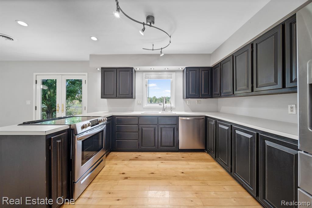 8771 HAMBURG Road, Brighton, MI 48116 — Photo 5
