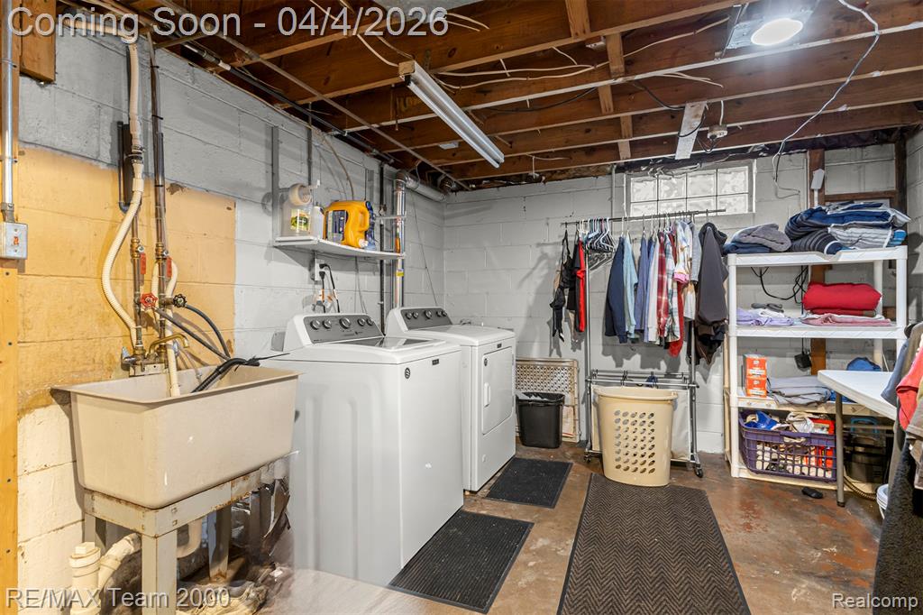 25521 Stanford Street, Dearborn Heights, MI 48125 — Photo 35