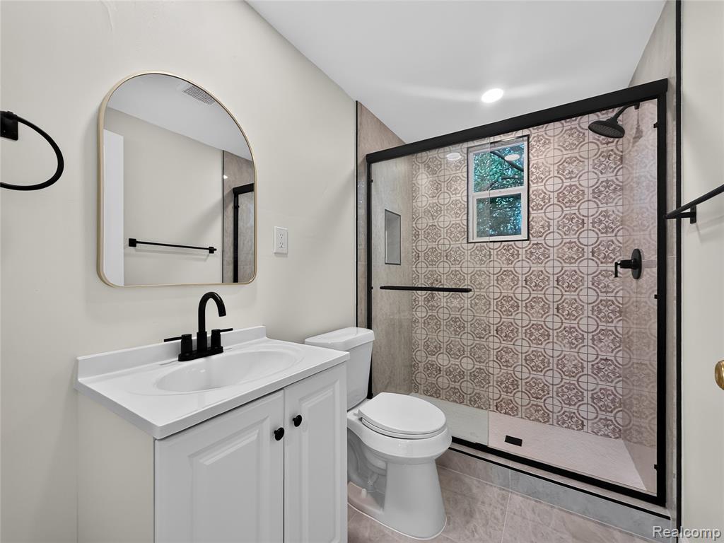8512 Fisher Avenue, Warren, MI 48089 — Photo 12