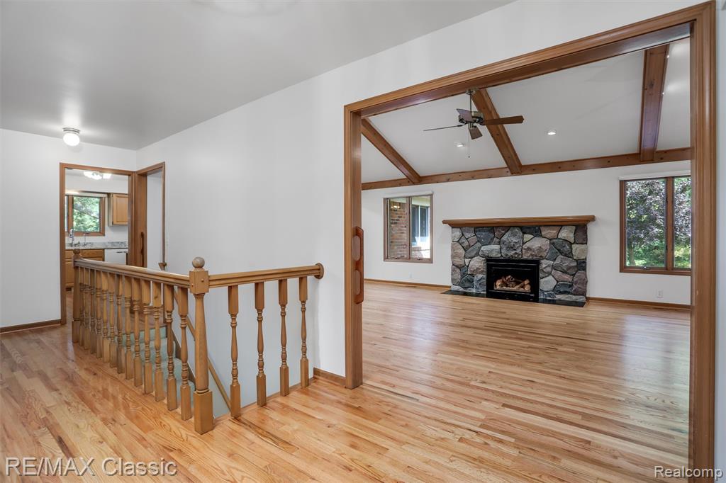 4150 Heatherwood Drive, Commerce Twp, MI 48382 — Photo 9