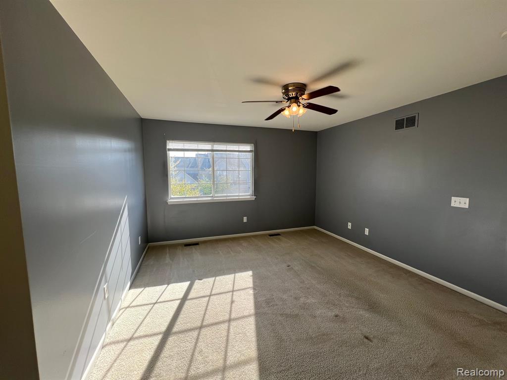 26652 KIRKWAY Drive, Woodhaven, MI 48183 — Photo 33