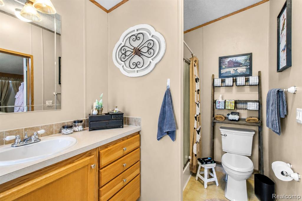29311 Hidden River Drive, Gibraltar, MI — Photo 12