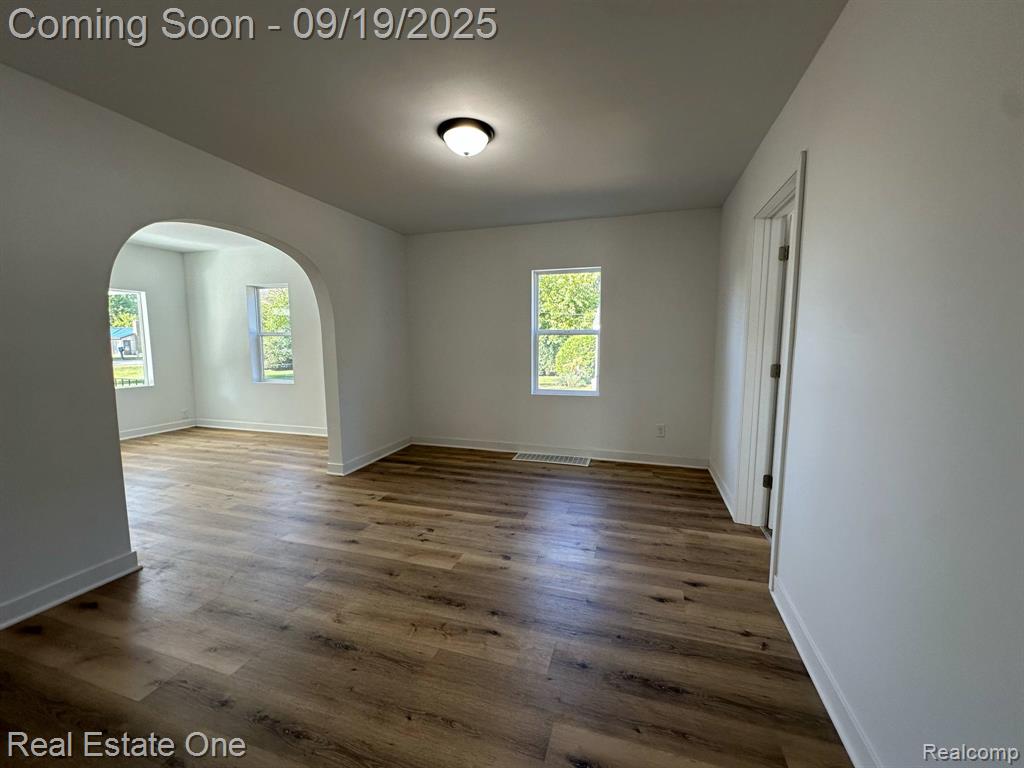 6089 Lapeer Road, Burton, MI 48509 — Photo 7