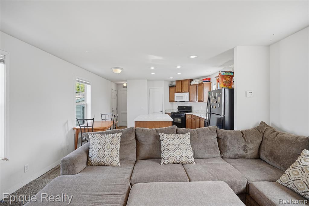 15346 Enchante, Clinton Twp, MI 48038 — Photo 8