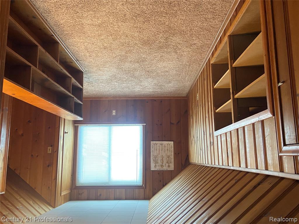 9555 Arcola Street, Livonia, MI 48150 — Photo 11