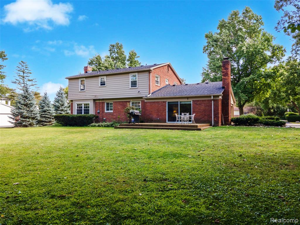 687 Foxhall Road, Bloomfield Hills, MI 48304 — Photo 35