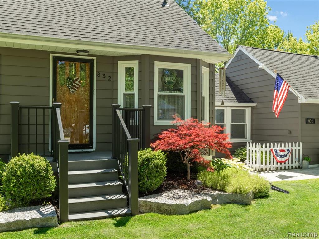 832 N 9th Street, St. Clair, MI 48079 — Photo 4