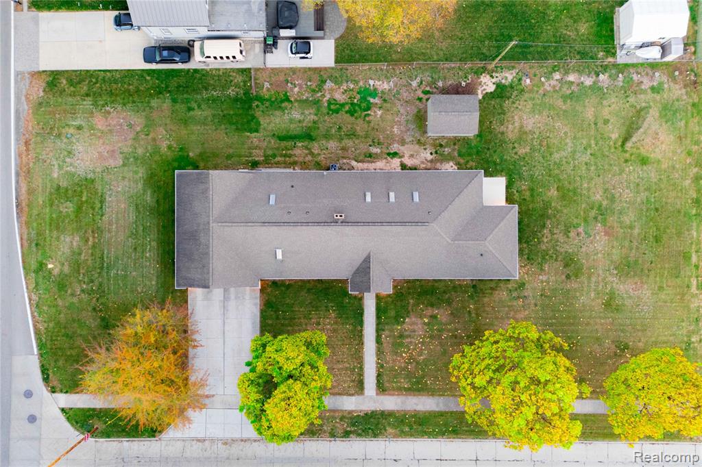 21527 Parke Lane, Grosse Ile, MI 48138 — Photo 41