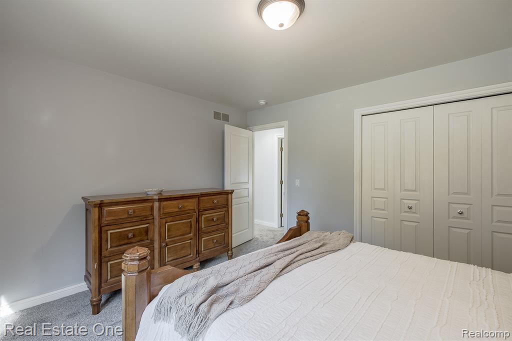 5690 White Lake Road, Clarkston, MI — Photo 30