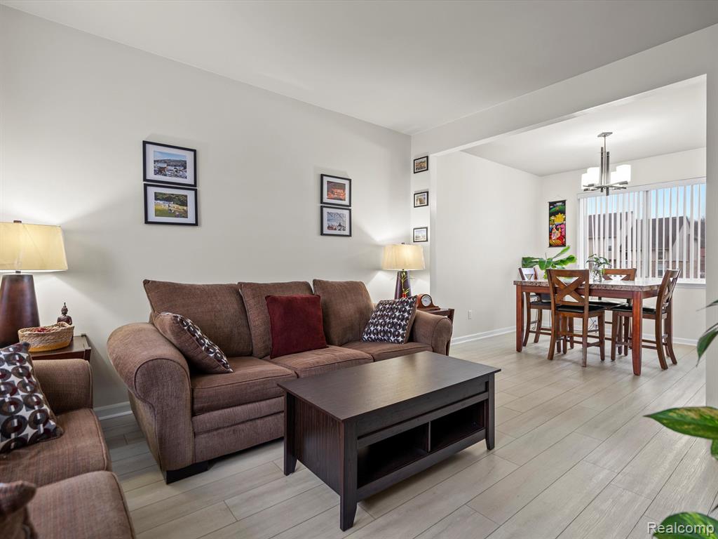 13521 S CUMBERLAND Drive, Van Buren, MI 48111 — Photo 8