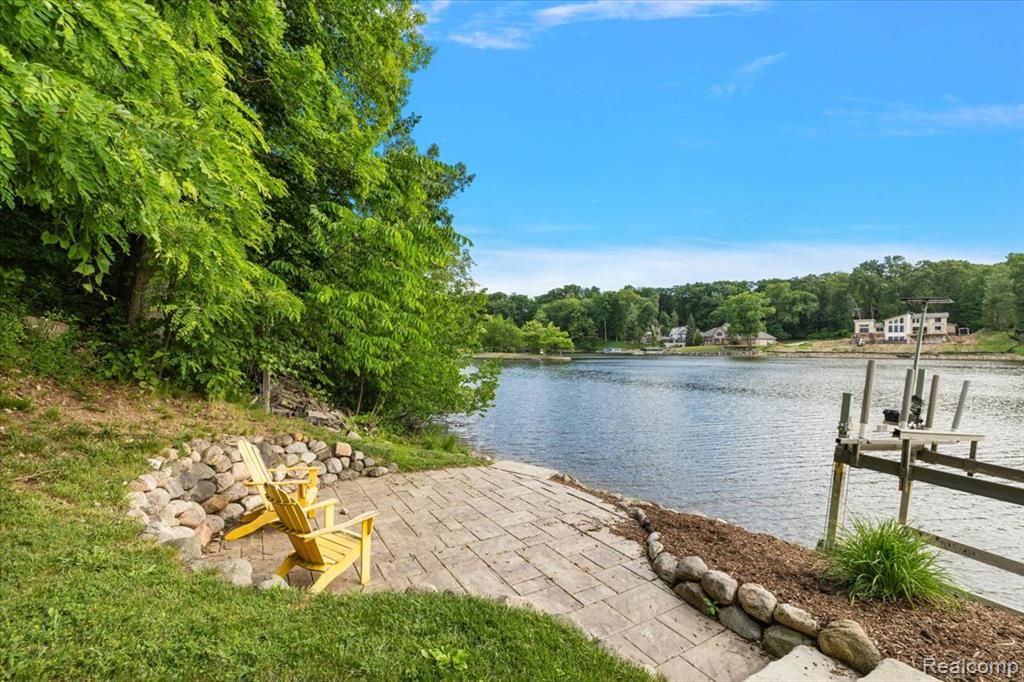 7291 Parkwood Drive, Fenton, MI 48430 — Photo 47