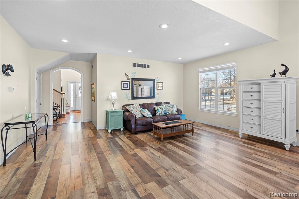 9057 Copper Ridge Drive, Davison, MI 48423 — Photo 5