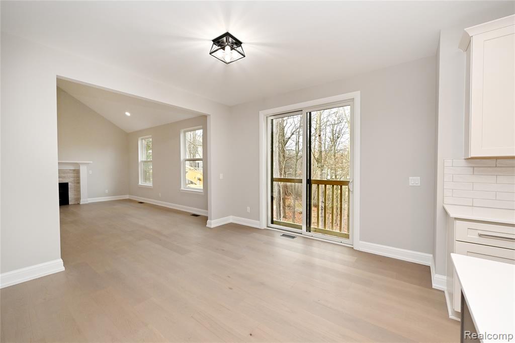 486 Green Hill Lane, Lake Orion, MI — Photo 12