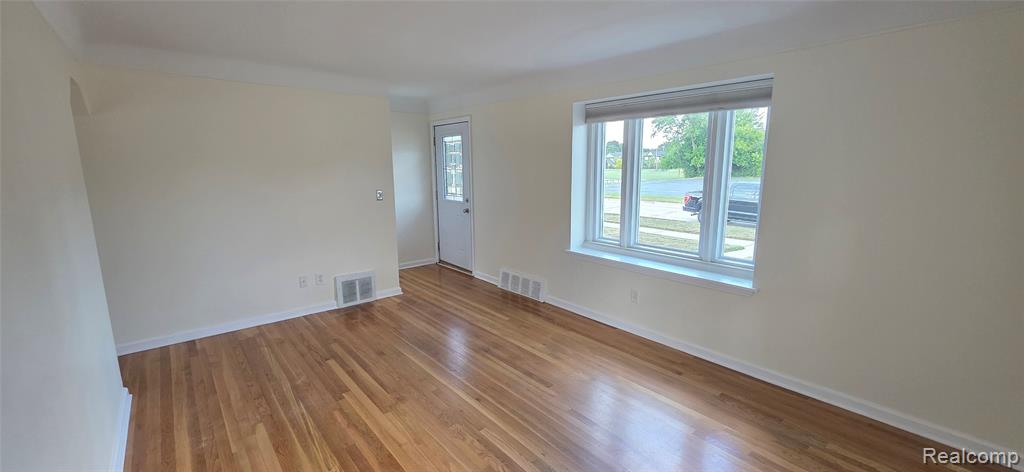 9623 Fairfield Street, Livonia, MI 48150 — Photo 6
