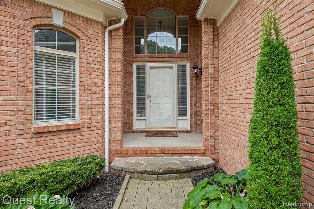 49807 Sable Creek Drive, Macomb, MI 48042 — Photo 4