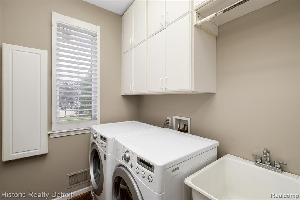 203 WINDWARD Court, 22, Detroit, MI 48207 — Photo 26