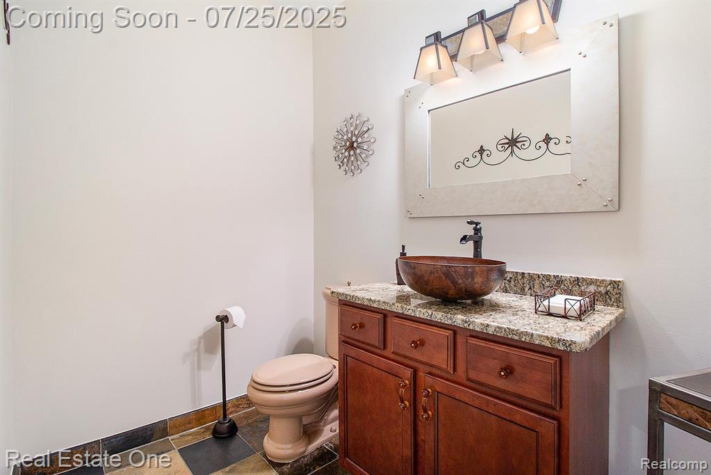 636 Mountain Circle, Rochester Hills, MI 48306 — Photo 9