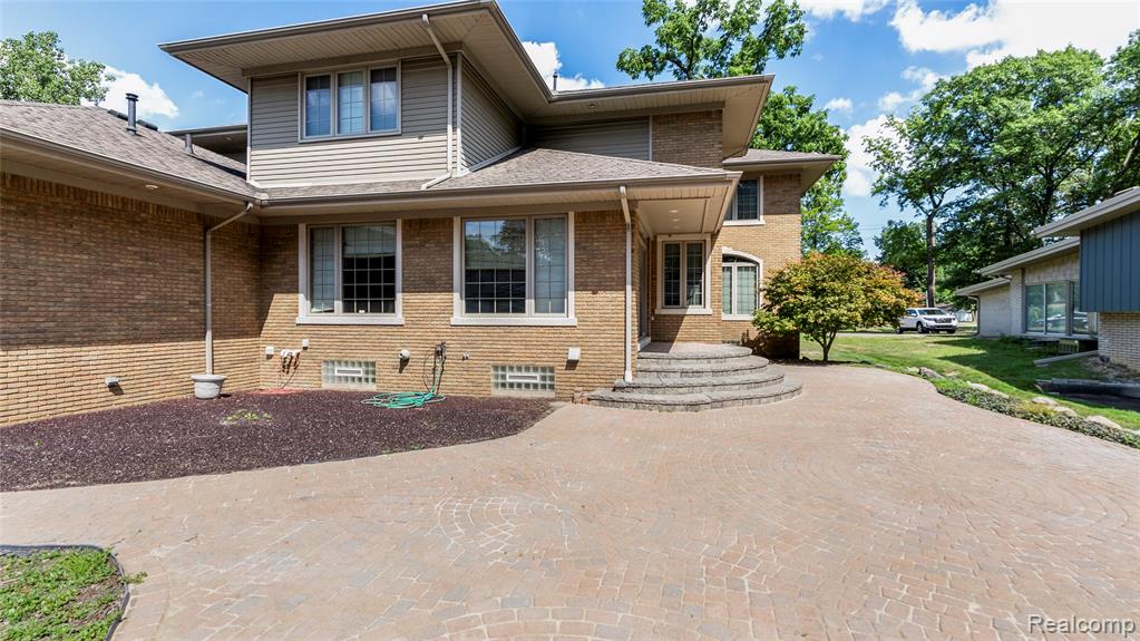 9281 Island Drive, Grosse Ile, MI 48138 — Photo 10