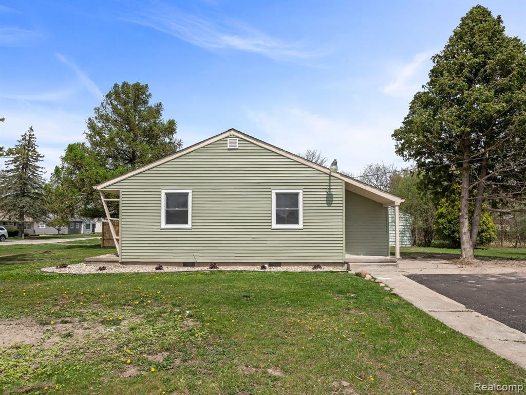 558 S 24TH Street, Saginaw, MI 48601 — Photo 22