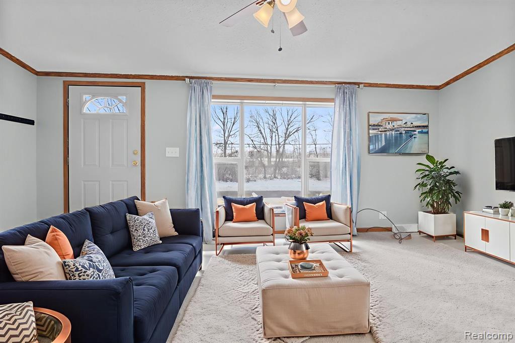 9740 Hathaway Drive - Photo 5