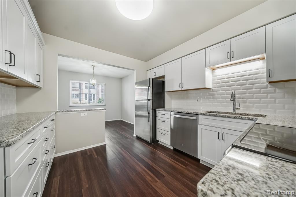 6151 Orchard Lake Road, 103, West Bloomfield, MI — Photo 9