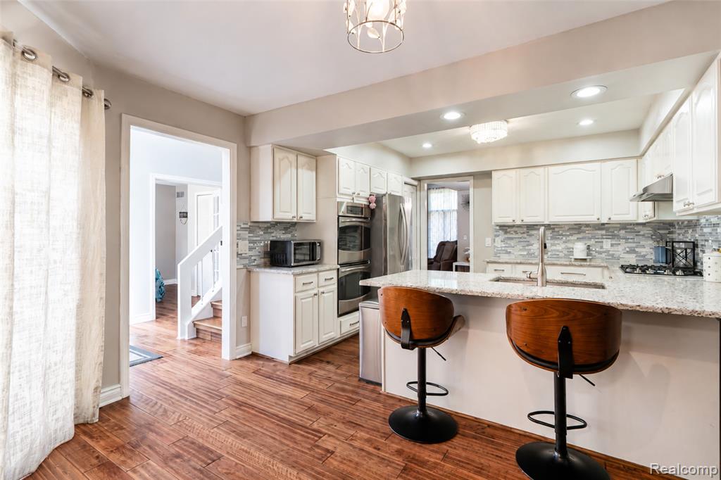 37520 Amber Drive, Farmington Hills, MI 48331 — Photo 20
