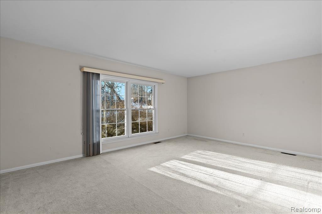 5394 Tequesta Drive, West Bloomfield, MI 48323 — Photo 8