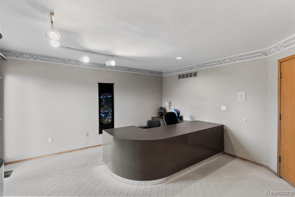 5322 Pond Bluff Drive, West Bloomfield, MI 48323 — Photo 19