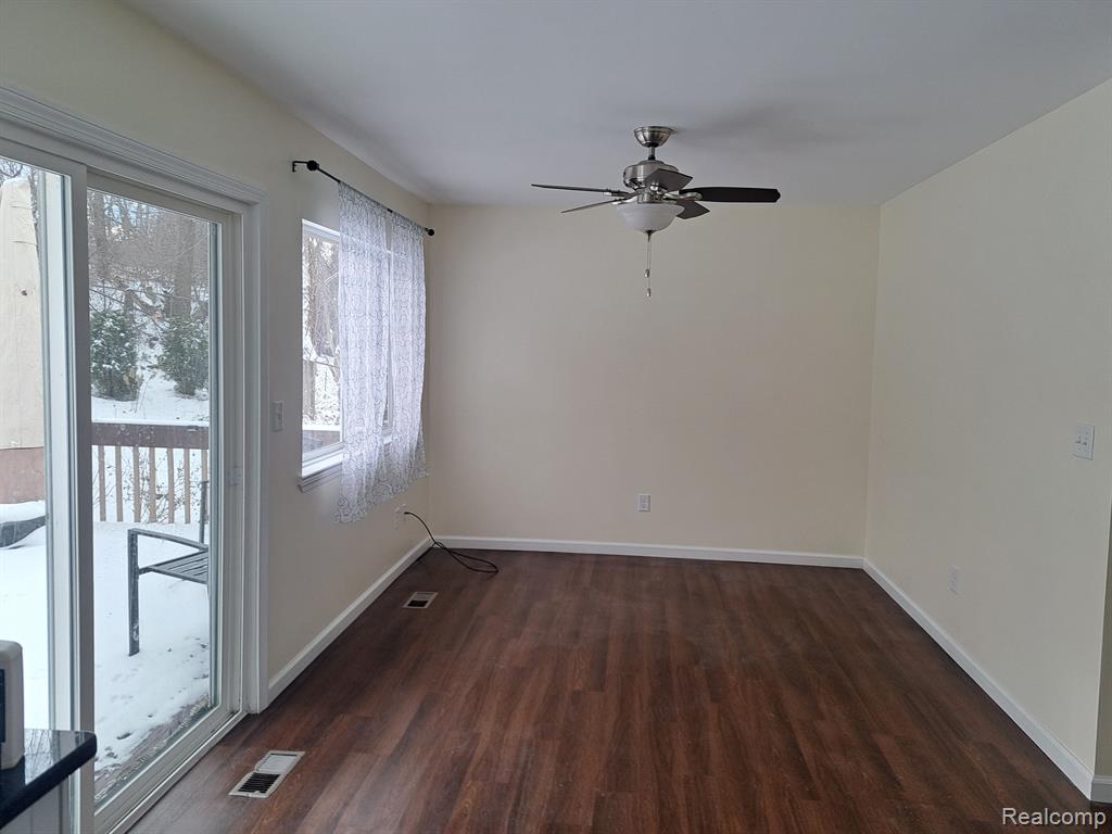16 JAY LEE Court, Ann Arbor, MI 48108 — Photo 7
