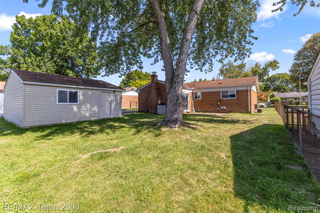 7085 London Court, Canton, MI 48187 — Photo 33