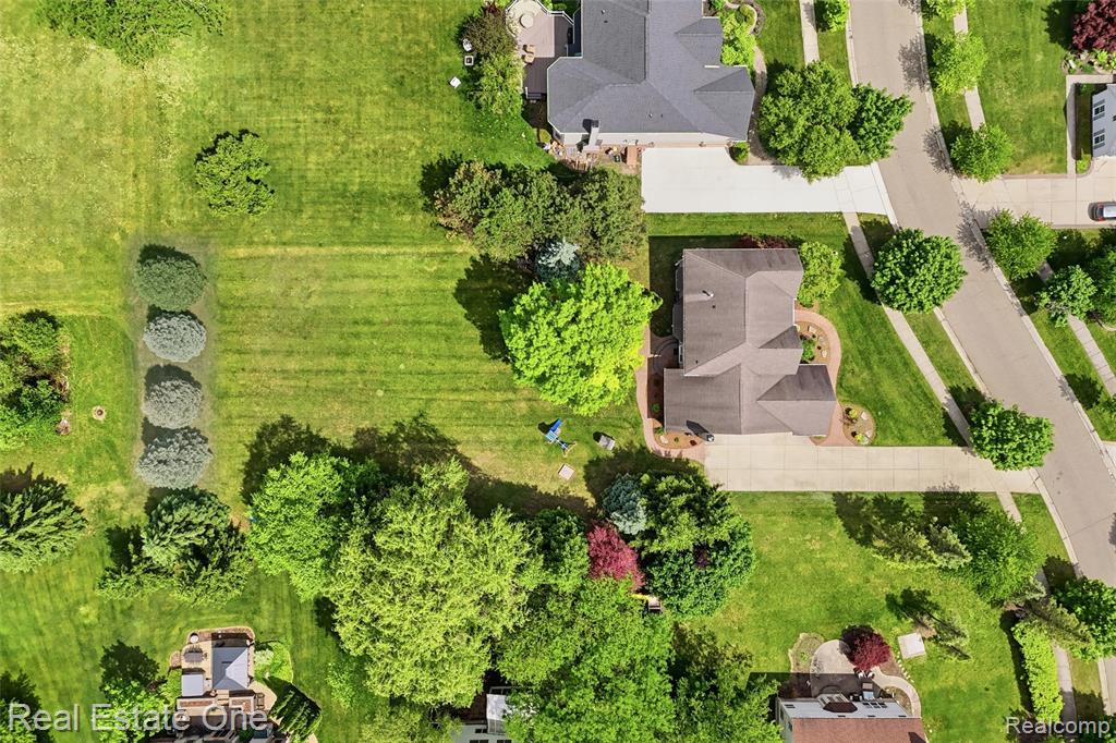 5097 Birkdale Drive, Commerce Twp, MI 48382 — Photo 43