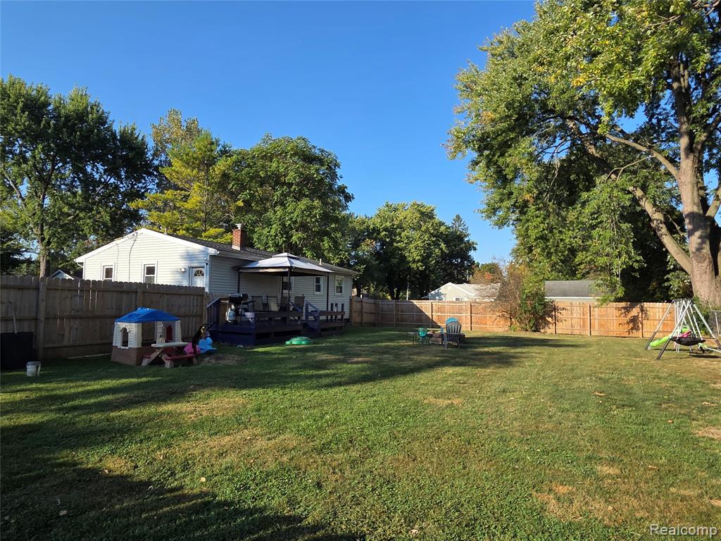 6041 Roberta Street, Burton, MI 48509 — Photo 23