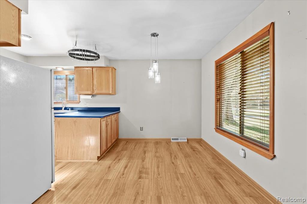 4485 Pommore, Milford, MI 48380 — Photo 9