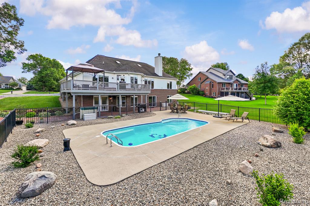 1131 Thorn Ridge Drive, Howell, MI 48843 — Photo 34