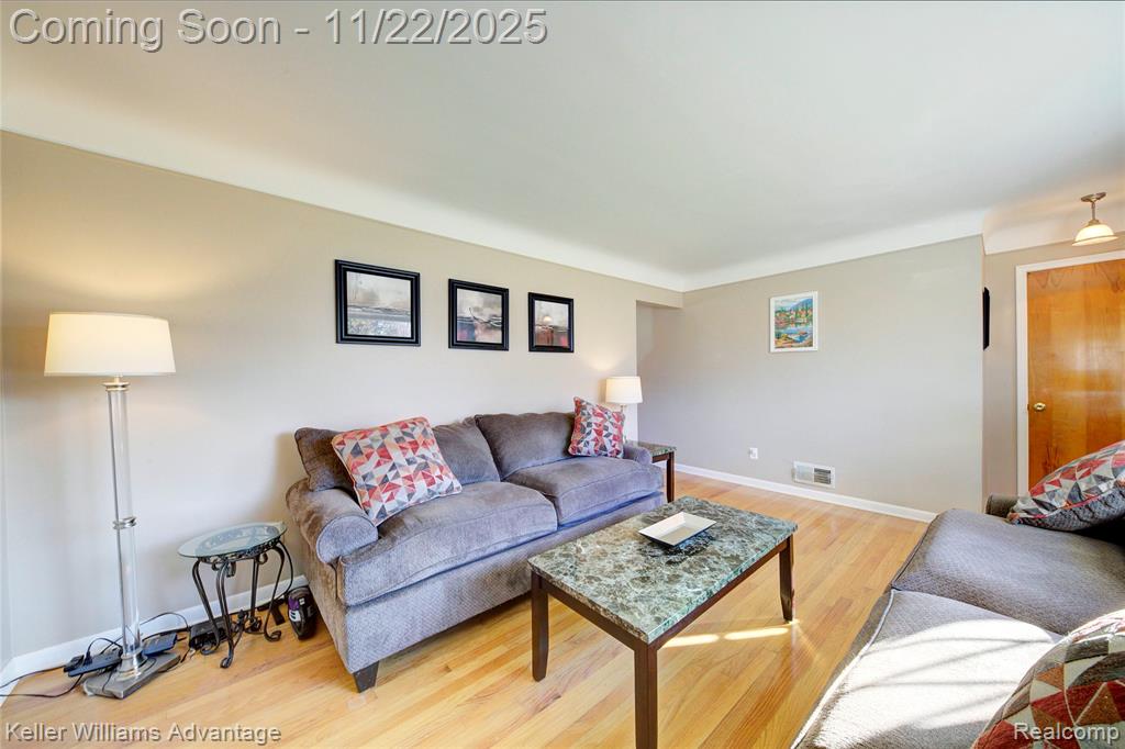 9338 Colorado Street, Livonia, MI 48150 — Photo 5