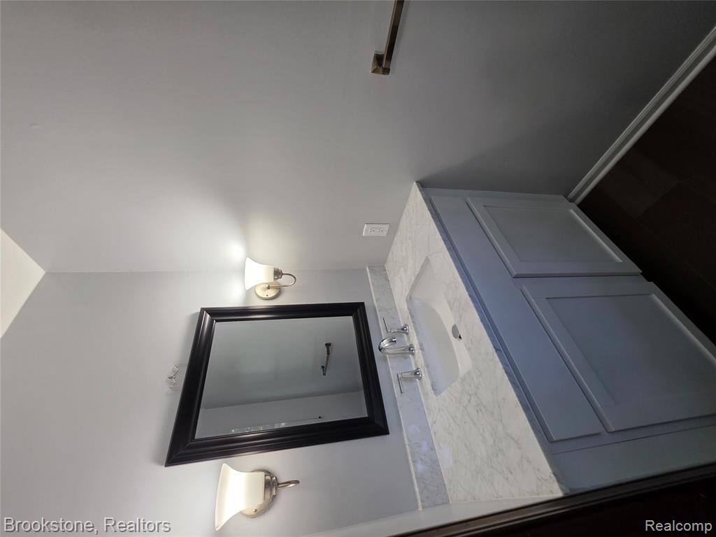 6499 Dalton Drive, Flushing, MI 48433 — Photo 17
