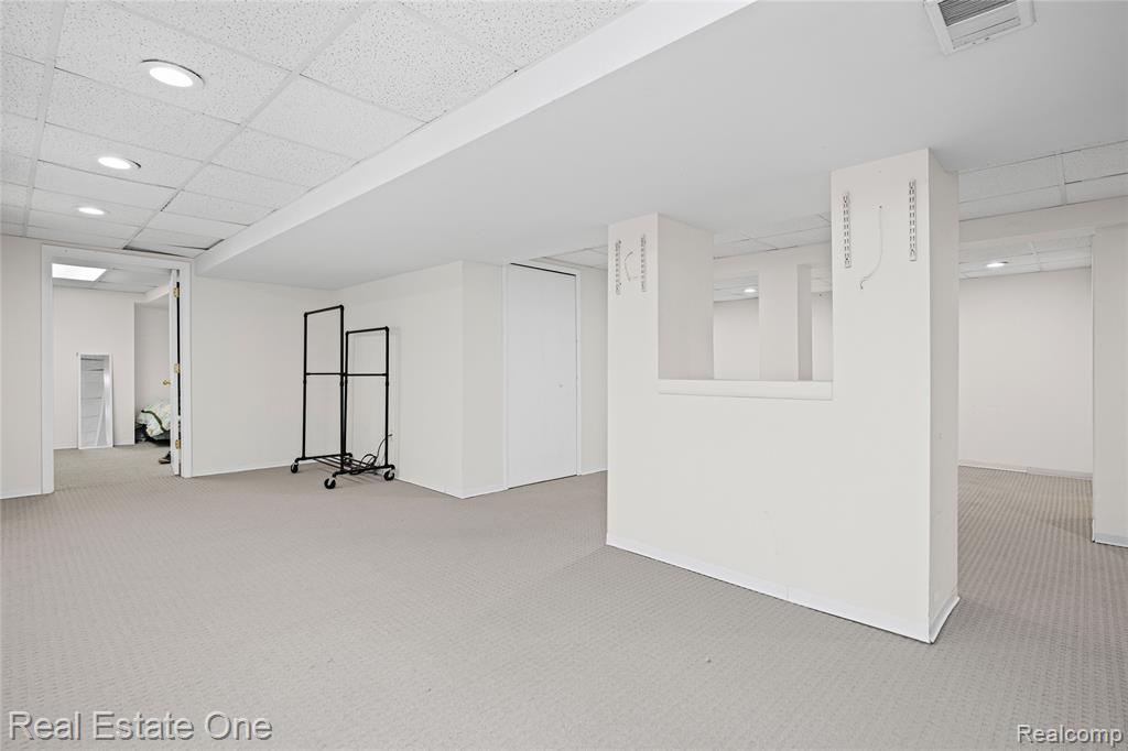 7570 Greenway Lane, West Bloomfield, MI 48324 — Photo 58