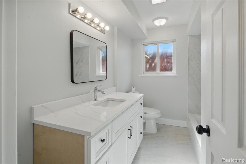 5028 LINDA Street, Warren, MI 48092 — Photo 17